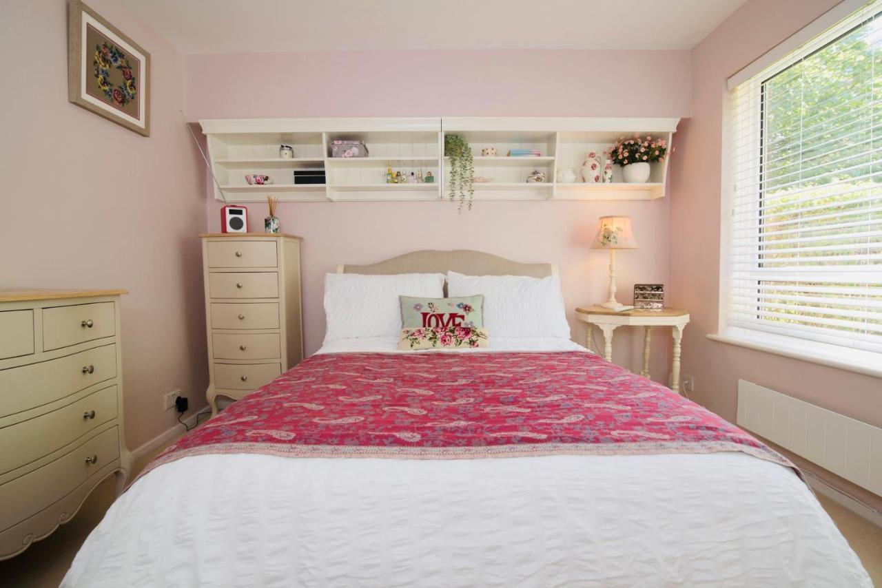 Aston Henry James Stunning One Bedroom Apartment In Royal Виндзор Экстерьер фото